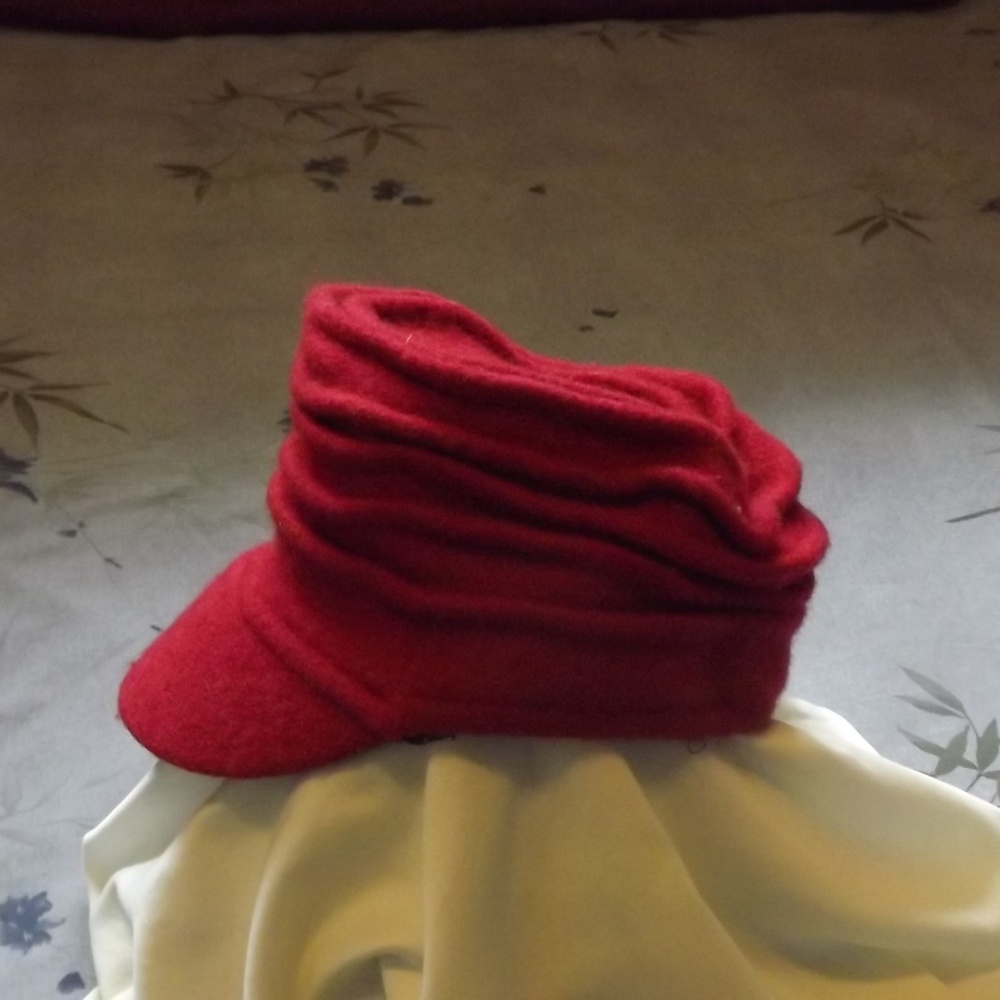 Scrunchy Stretchy Red Wool Hat